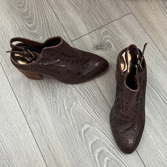 Brown open back booties. Sz 6. Carlos Santana - Picture 4 of 4
